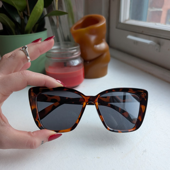 Free People Accessories - Retro Tortoishell Cat Eye Sunglasses 70s Festival Orange Sunnies Leopard Shades